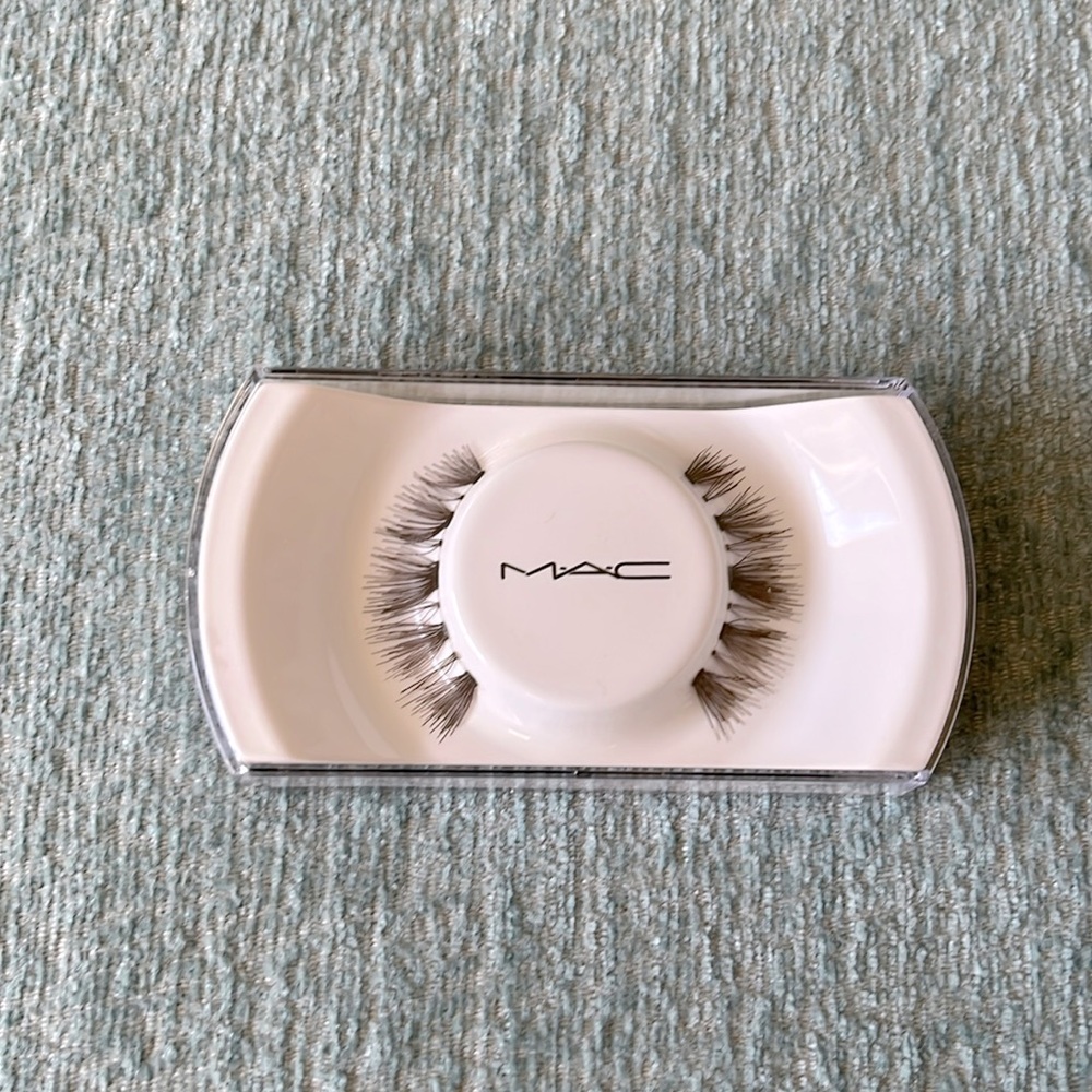 MAC Cosmetics Lashes # 43 Natural Wispy